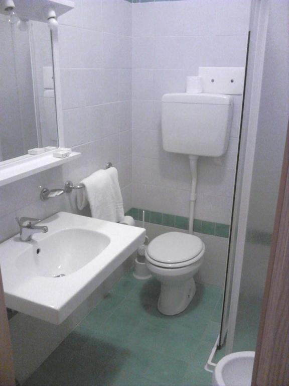 Single Room,1224117292:JPEG